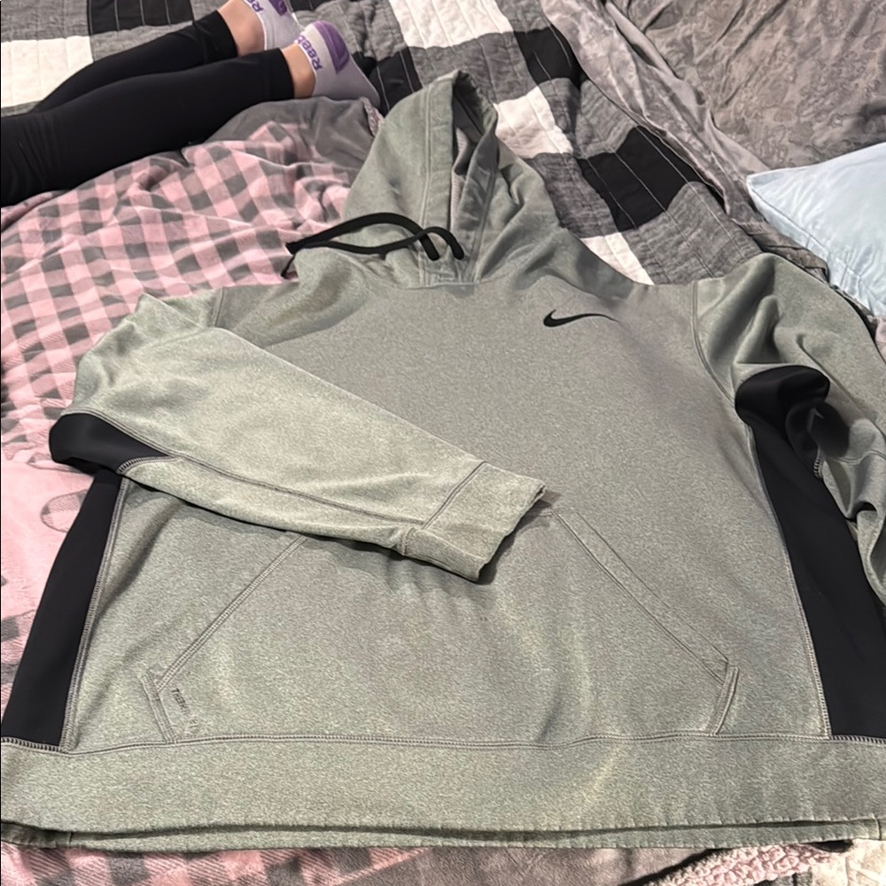 Nike Therma-Fit Hoodie
